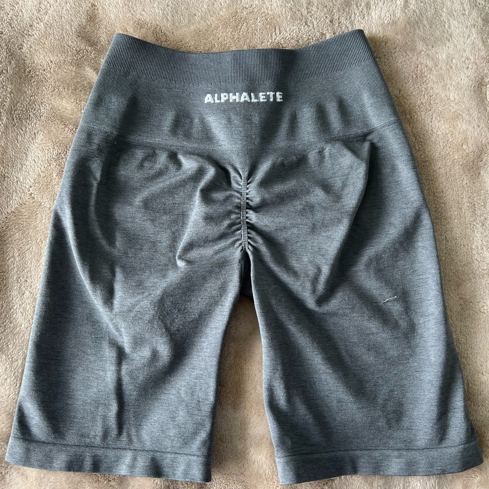 Titanium Alphalete amplify biker short